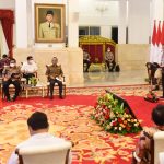 Ingatkan Aparat Pemerintah Tak Jemawa dan Hedonis, Presiden: Layani Masyarakat dengan Baik