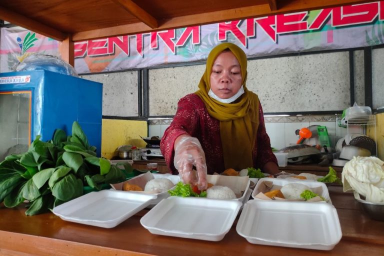 Ikuti Pelatihan Memasak, Eks-PMI Banjar Raup Sukses di Negeri Sendiri