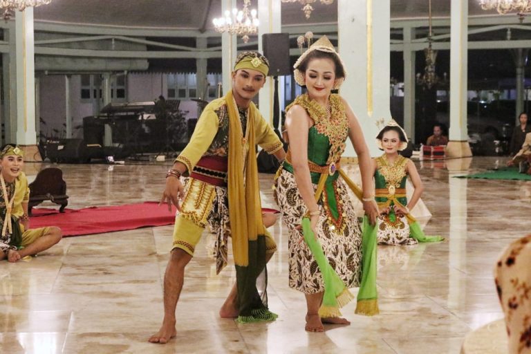 Tayub Blora Tampil Memukau di Depan Gusti Bhre Sudjiwo, di Puro Mangkunegaran