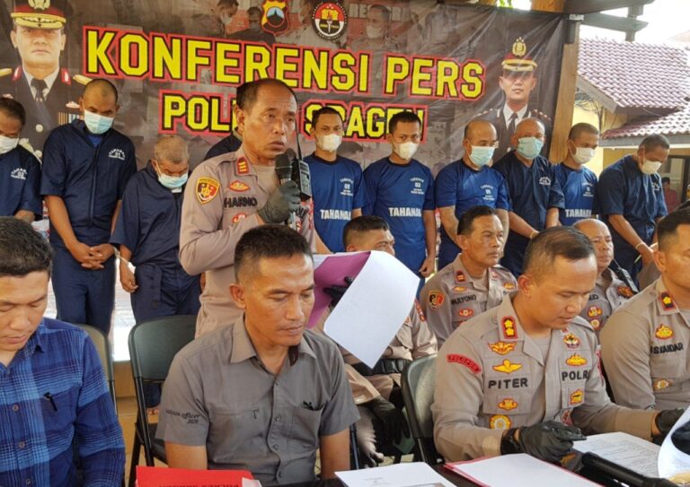 Polres Sragen Ringkus 2 Tersangka Pengedar Dollar Palsu Setara Rp 1.3 M