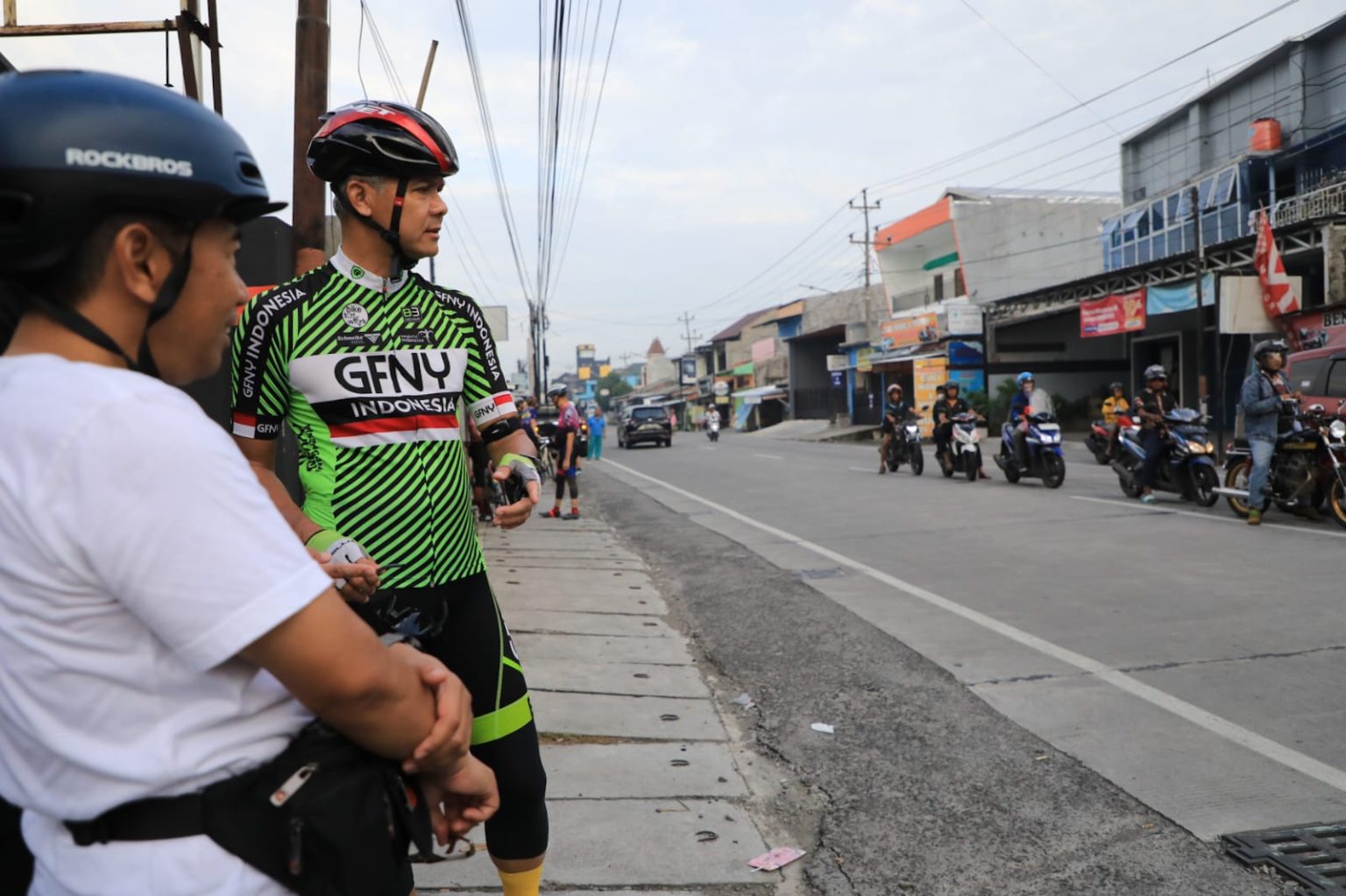 Jalan Provinsi Dikeluhkan Wali Kota Semarang, Ganjar Janji Segera Diperbaiki