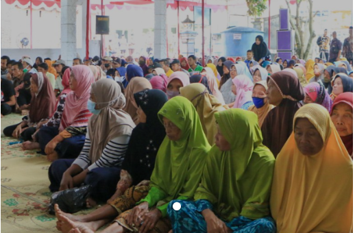 Pemkab Sragen Salurkan Belasan Ribu Paket Sembako di Dua Desa