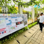 Presiden Jokowi meninjau posko pengungsian kebakaran TBBM Pertamina Plumpang, di RPTRA Rasela, Rawa Badak Selatan, Jakarta, Minggu (05/03/2023). (Foto: BPMI Setpres/Laily Rachev)