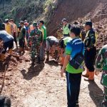 Tebing Longsor, Jalan Bawang - Pesantren Tertutup Material