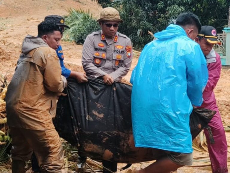 Proses Evakuasi Korban Lonsor di Natuna Masih Terkendala Cuaca
