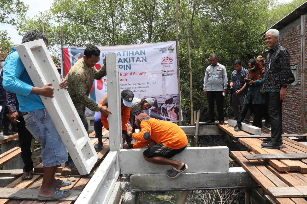 Pemprov Jateng Bangunkan Ruspin Panggung untuk 34 Korban Rob di Sayung