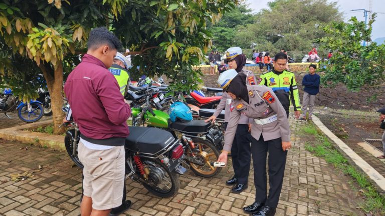 Polisi Tindak Puluhan Motor Brong di Waduk Gunungrowo