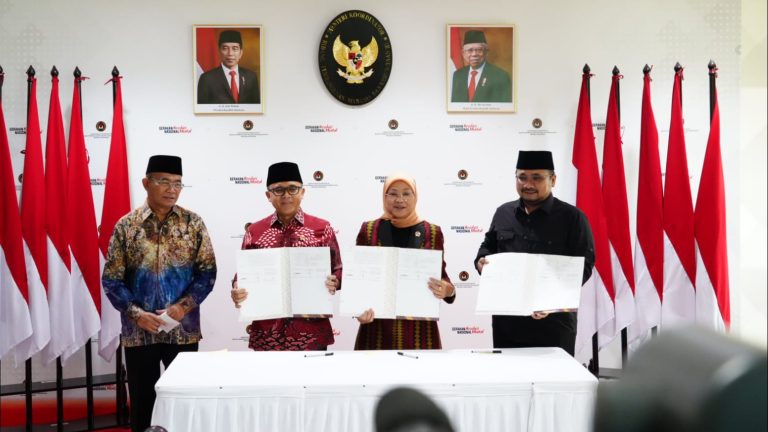 Tiga Menteri Tandatangani SKB Hari Libur Nasional dan Cuti Bersama