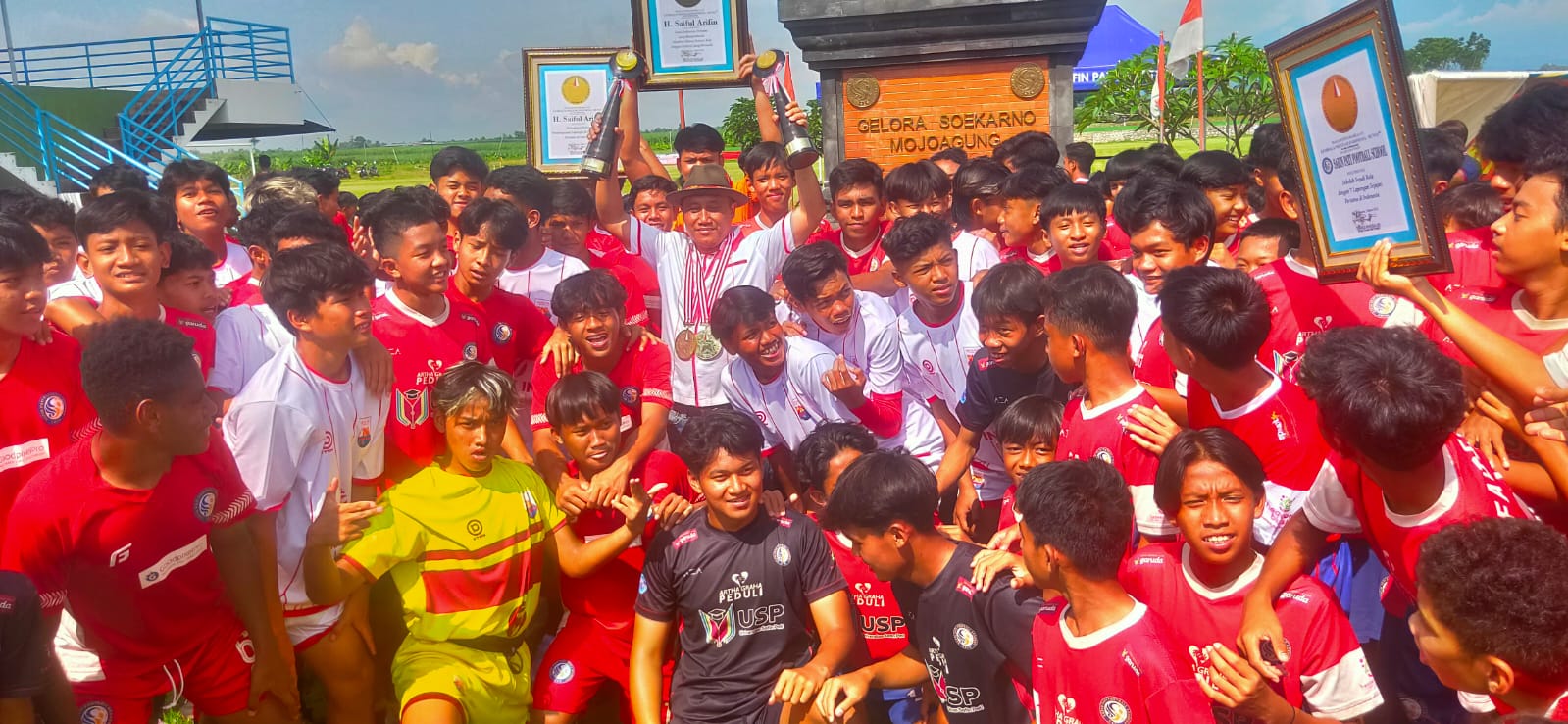 Safin Pati Sport School Sabet Dua Penghargaan Bergengsi