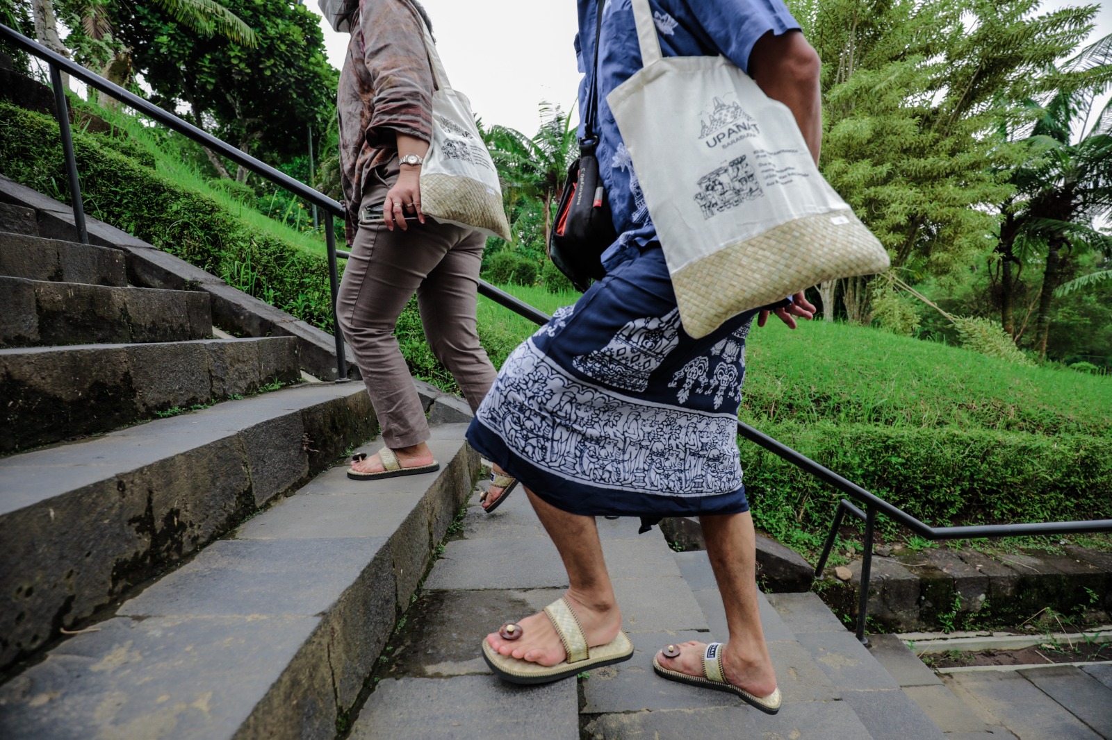 Sandal Upanat, Sandal Khusus Naik ke Candi Borobudur