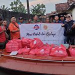 Yayasan Safin Bina Bangsa dan Karang Taruna Pati Kompak Salurkan Ratusan Nasi Bungkus Selama Sepekan