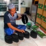 Berkah Ramadhan, Peci Kang Santri Kebanjiran Orderan