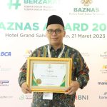 Rektor UIN Walisongo Terima Penghargaan Cendekiawan Muslim Pendukung Zakat Sejahterakan Ummat