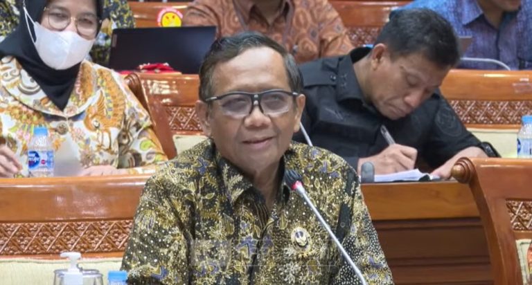 Bongkar Transaksi Mencurigakan, Mahfud: Ada Perbedaan Data dengan Menkeu