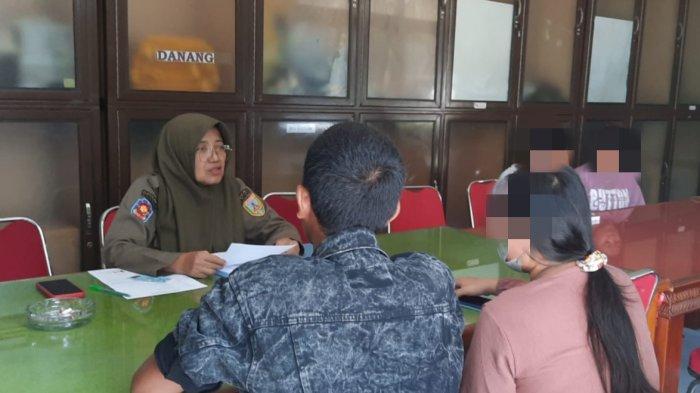 Asyik Ngamar, Pasangan Muda-mudi Digerebek Satpol PP
