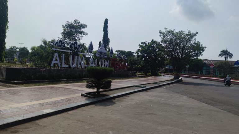 Jelang Lebaran H-3, Alun-Alun Demak Masih Terpantau Sepi