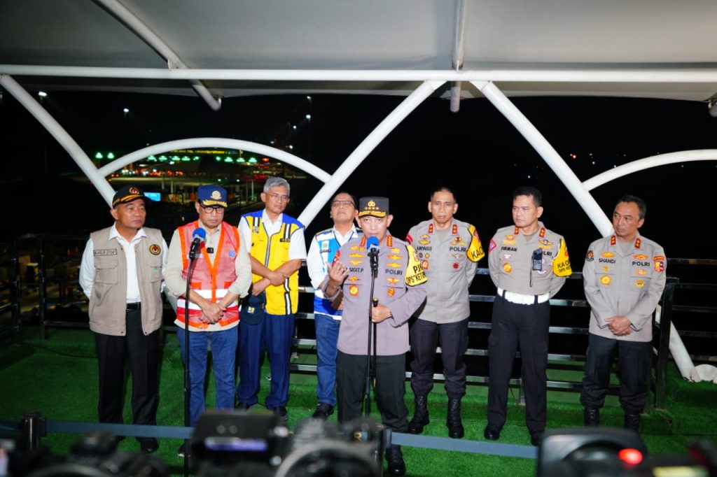 Kapolri Sebut Puncak Arus Mudik Lancar Berkat Rekayasa Lalin
