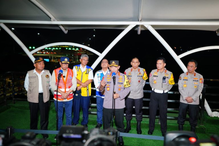 Kapolri Sebut Puncak Arus Mudik Lancar Berkat Rekayasa Lalin