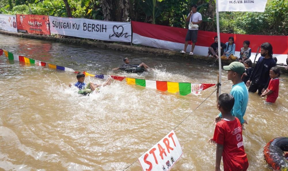 Serunya Anak-anak Ikuti Lomba Langenan Ban Berhadiah Kambing