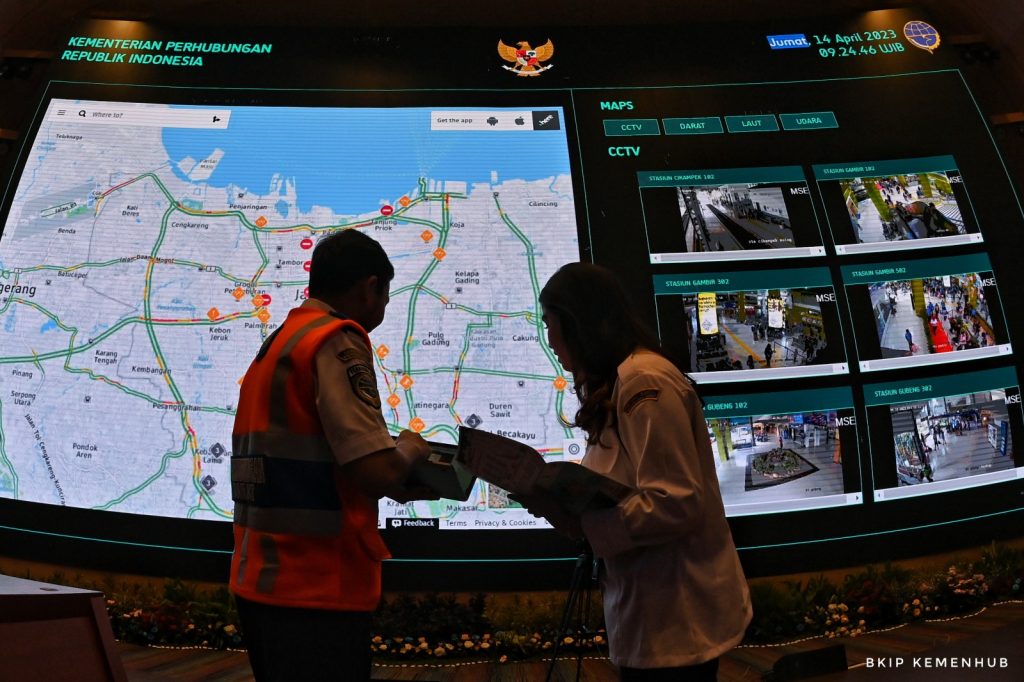 Pergerakan Penumpang Angkutan Umum serta Kendaraan Sepeda Motor dan Mobil Meningkat