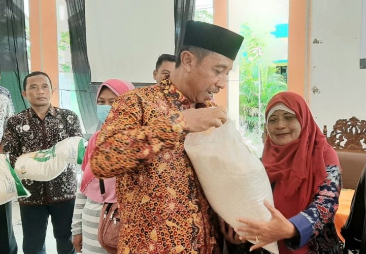 76.964 KPM di 14 Kecamatan Mendapat Bantuan 720 Ton Beras