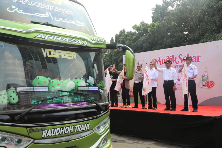 Menko PMK Lepas 4.000 Peserta Mudik Bersama di Ji-expo Kemayoran
