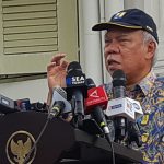 Menteri PUPR Basuki Hadimuljono memberikan keterangan pers usai menghadiri ratas, di Jakarta, Rabu (12/04).