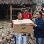 Korban Banjir Bandang di Jurangjero Sidomulyo Terima Bantuan