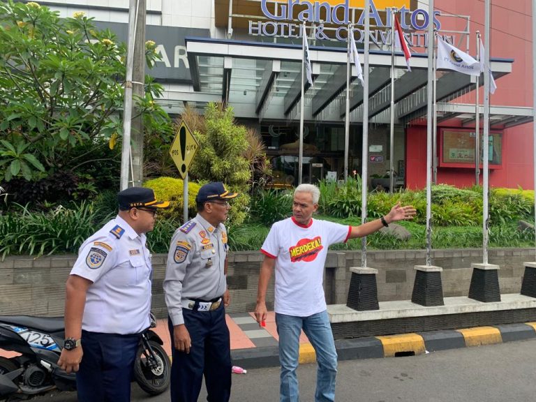 Gubernur Ganjar Pantau Kesiapan Arus Mudik di Kabupaten Magelang