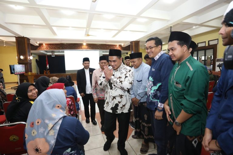 Gus Yasin Dorong Santri Muda Kreatif Menulis untuk Syiar Islam