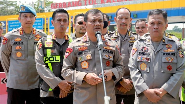 Kapolda Jateng Cek Kesiapan Pengamanan Mudik di GT Kalikangkung