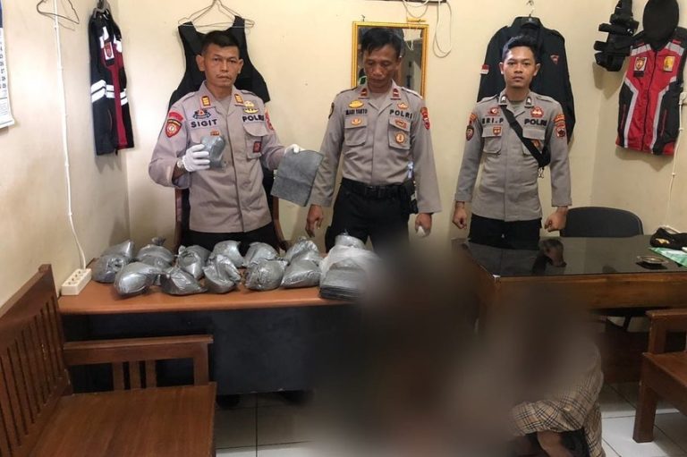 Lagi, 20 Kg Bubuk Petasan dan 2 Pemuda Diamankan Polres Kebumen