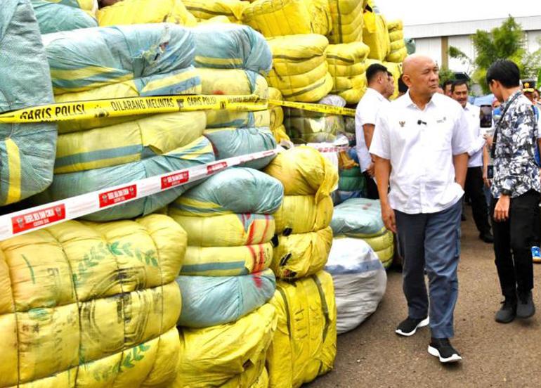 Antisipasi Penyelundupan, MenKopUKM Usulkan Ada Pelabuhan Khusus Pakaian Impor