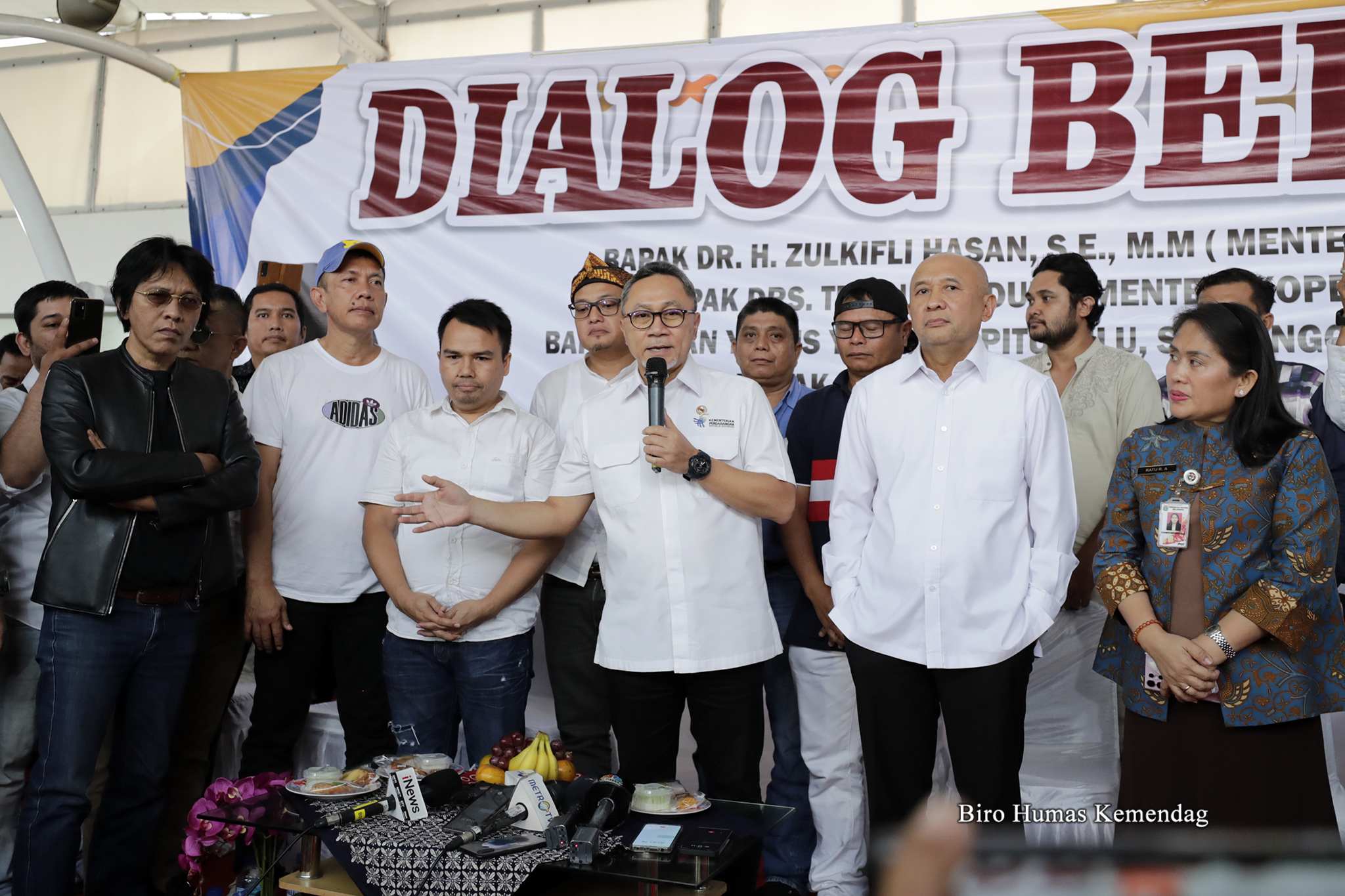 SMendag Zulkifli Hasan: Pemerintah Beri Kelonggaran Bagi Pedagang Kecil Habiskan Stok Pakaian Bekas(Foto: Dok Kemendag)