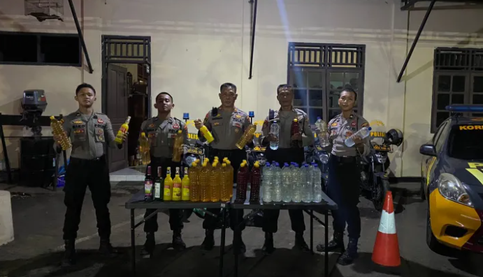 Sat Samapta Polresta Pati Kembali Amankan Puluhan Botol Miras