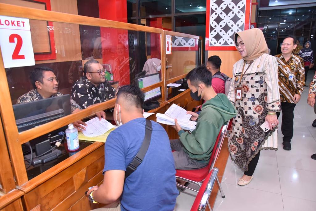 Hari Kedua Masuk Kerja Usai Libur Lebaran, Bupati Kembali Sidak ASN