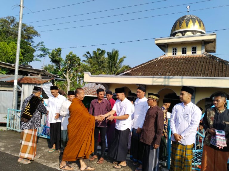 Belajar Toleransi pada Momen Idulfitri di Desa Kalimanggis Temanggung