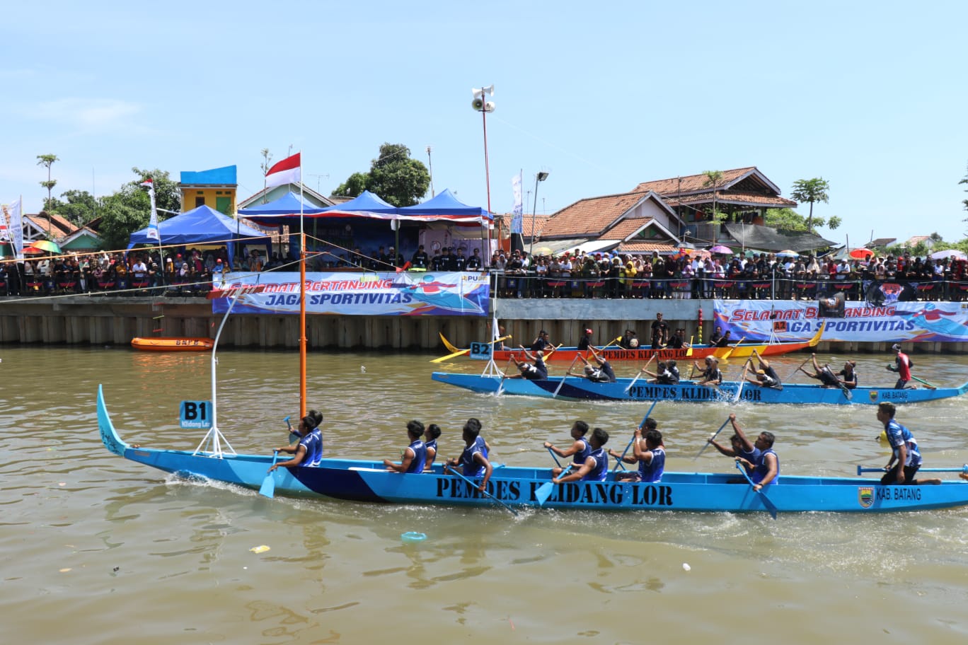 Lomba Dayung Tradisional di Batang Kian Meriah dengan Arena Perlombaan Baru