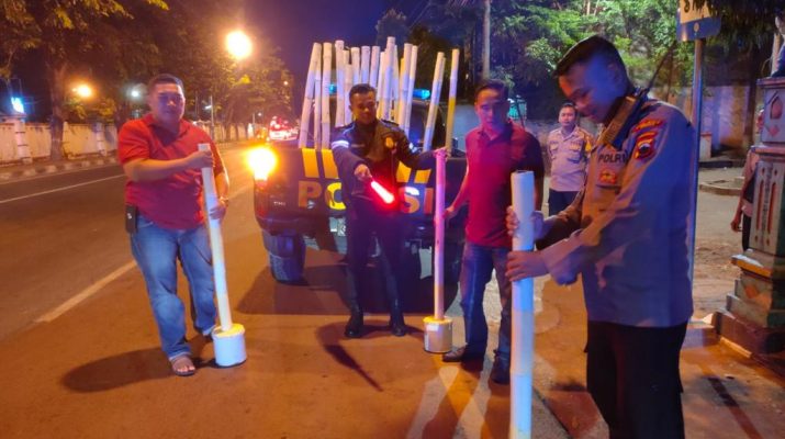 Jelang Mudik 2023, Polres Brebes Pasang Sejumlah Barier Di Jalur Pantura