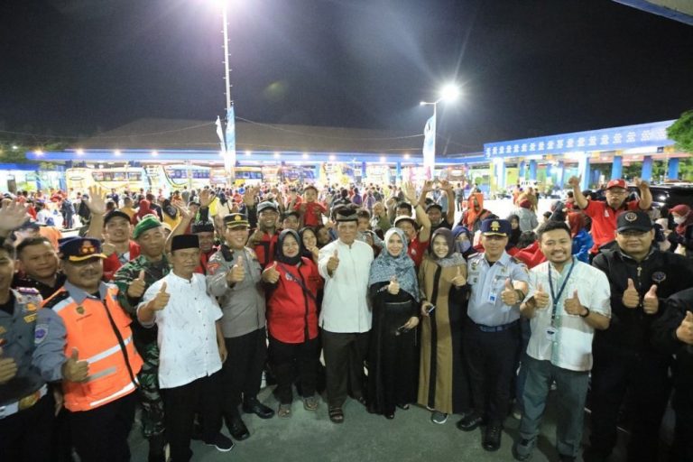 Wabup Klaten Sambut Kepulangan Pemudik di Terminal Ir Soekarno