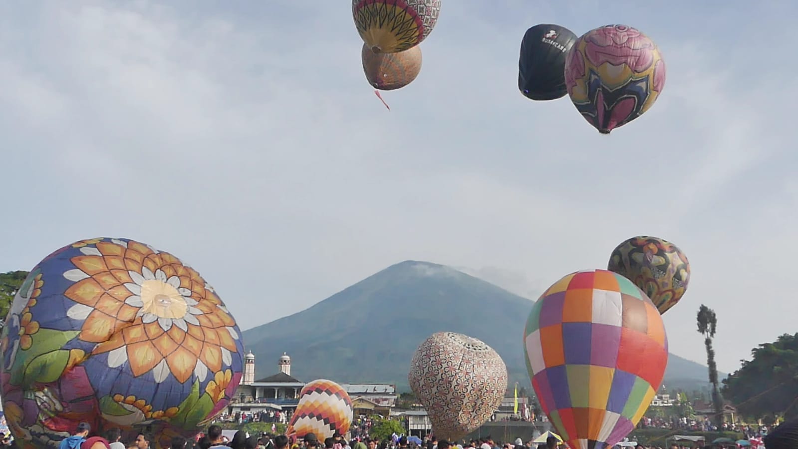 Festival Balon Udara Temanggung dan Wonosobo Meriahkan Libur Lebaran 2023