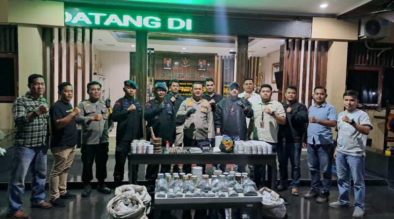 Polres Kendal Datangkan Tim Gegana, Musnahkan Barang Bukti 17,2 Kg Bubuk Mercon