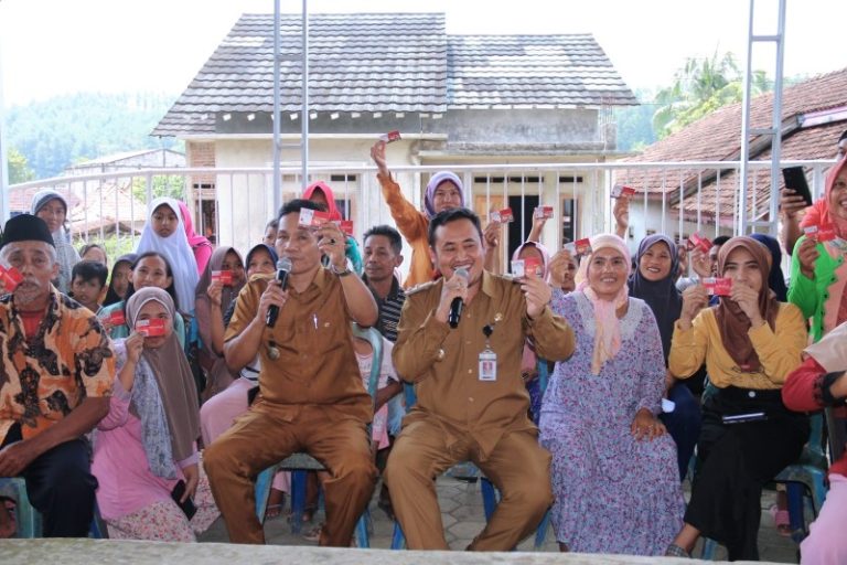Jari Area Blank Spot, Dusun Pulasari Akhirnya Dapat Menikmati Sinyal Seluler