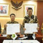 Dirjen PHU Hilman Latief dan Dirut PT Garuda Indonesia Irfan Setiaputra tandatangani kerja sama penerbangan jemaah haji Indonesia.