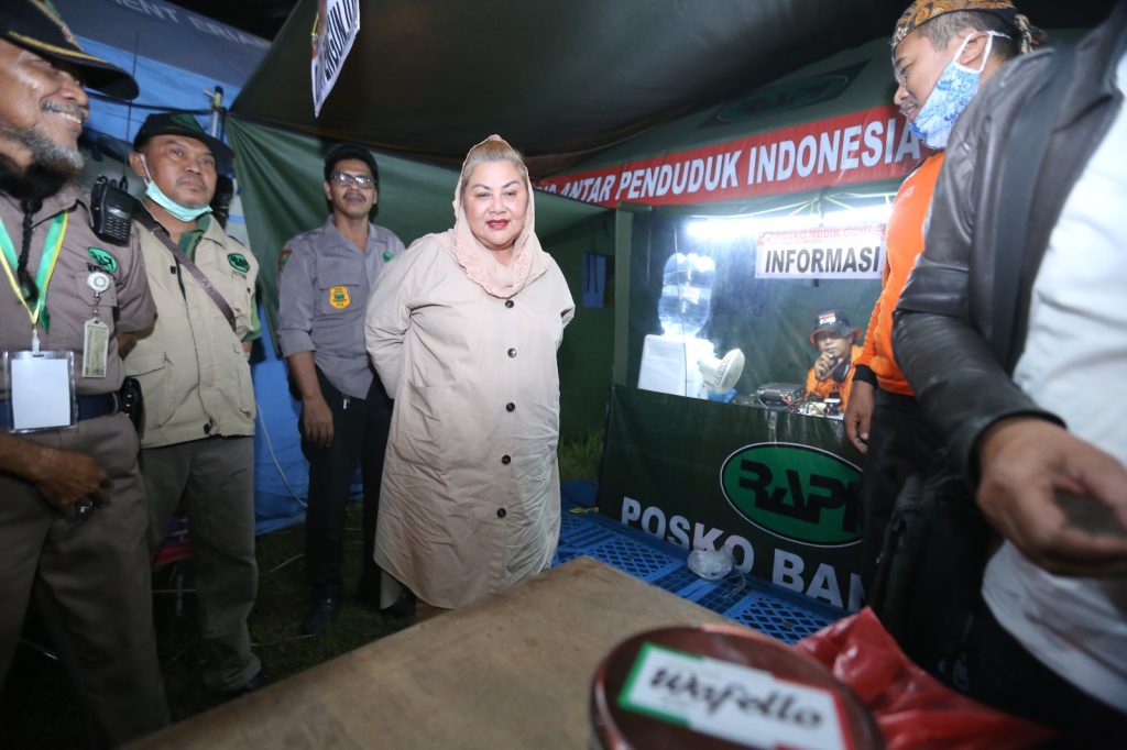 Buka Posko Gombel, Mbak Ita dan Relawan Siap Sambut Pemudik