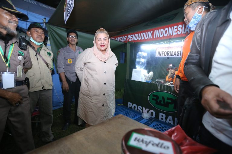 Buka Posko Gombel, Mbak Ita dan Relawan Siap Sambut Pemudik