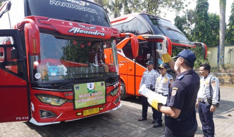 Pemkab Batang Berangkatkan 3 Bus untuk Mudik Gratis