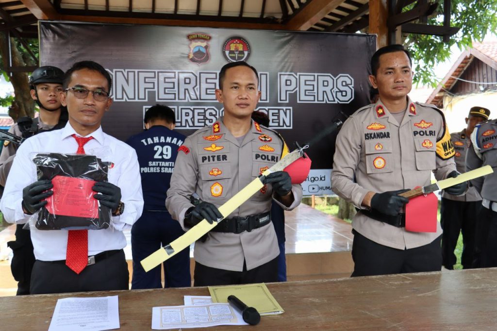 Cukup 3 Jam, Polres Sragen Amankan Dua Pemuda Seret Katana dan Sajam yang Sempat Viral
