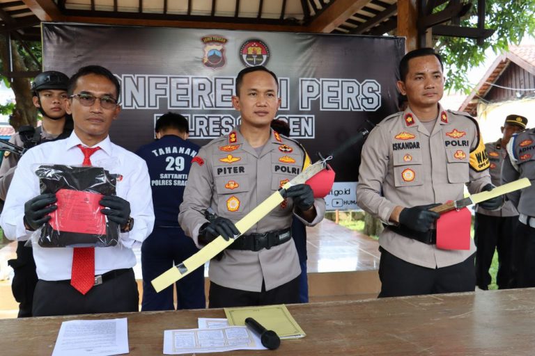 Cukup 3 Jam, Polres Sragen Amankan Dua Pemuda Seret Katana dan Sajam yang Sempat Viral