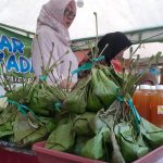Sensasi Tape Ketan Dibungkus Daun Ploso dari Kecamatan Bogorejo